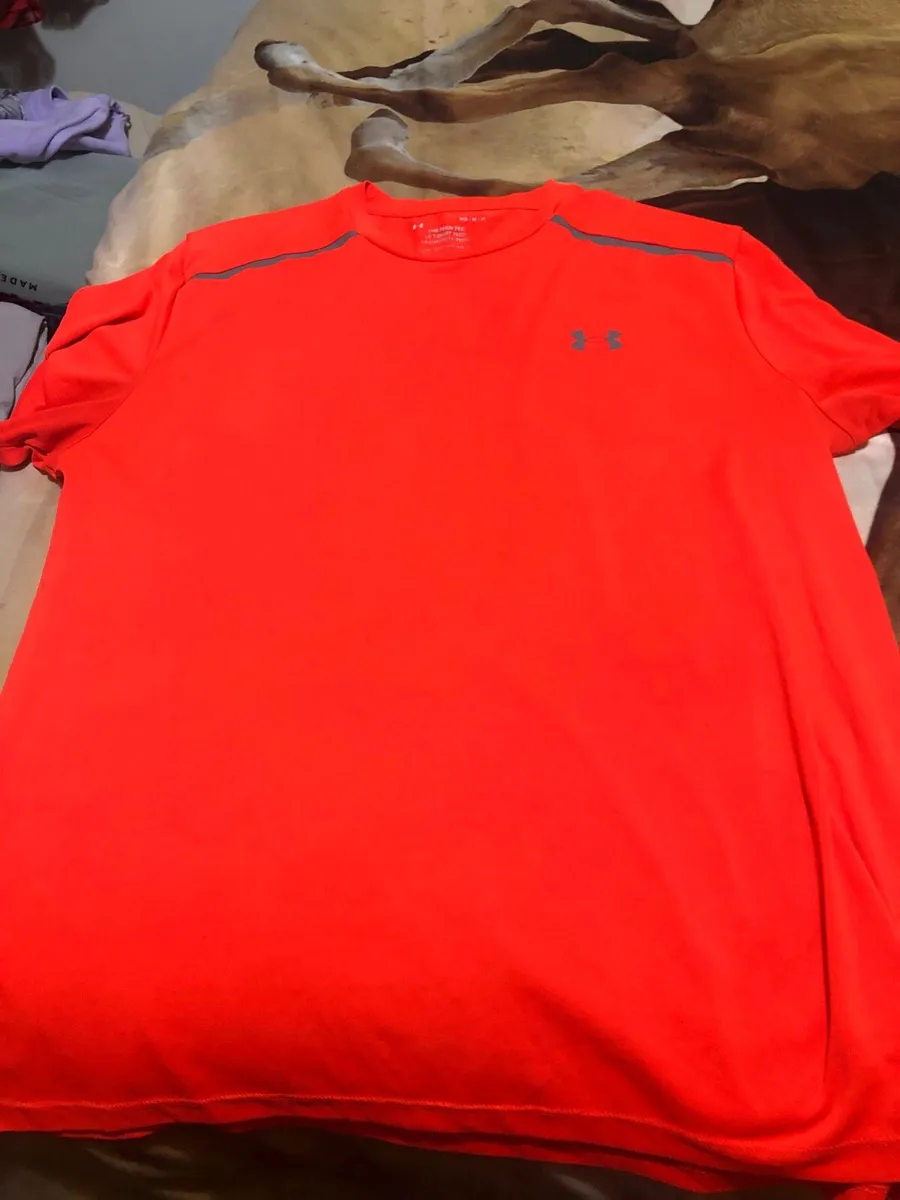Mens under armour teeshirt size M €5 - Image 4