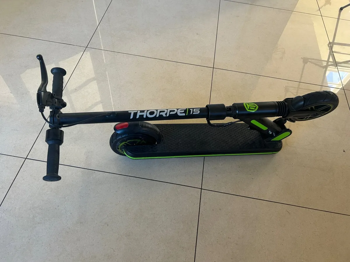 Electric scooter - barely used - Image 1