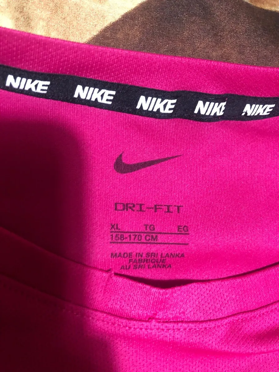 Boys Nike teeshirt size  XL €5 - Image 3