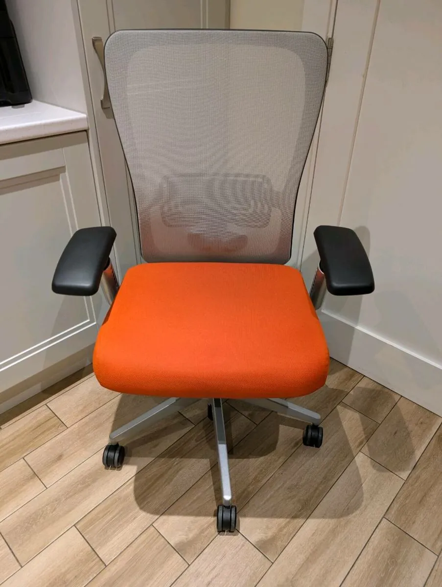Ergonomic office chair - Image 4