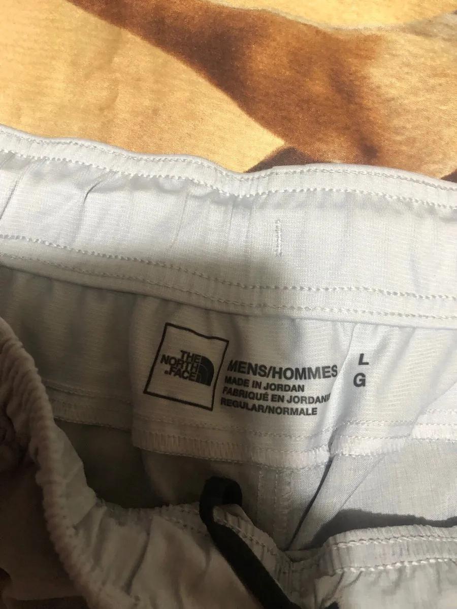Mens Northface shorts size L €10 - Image 3