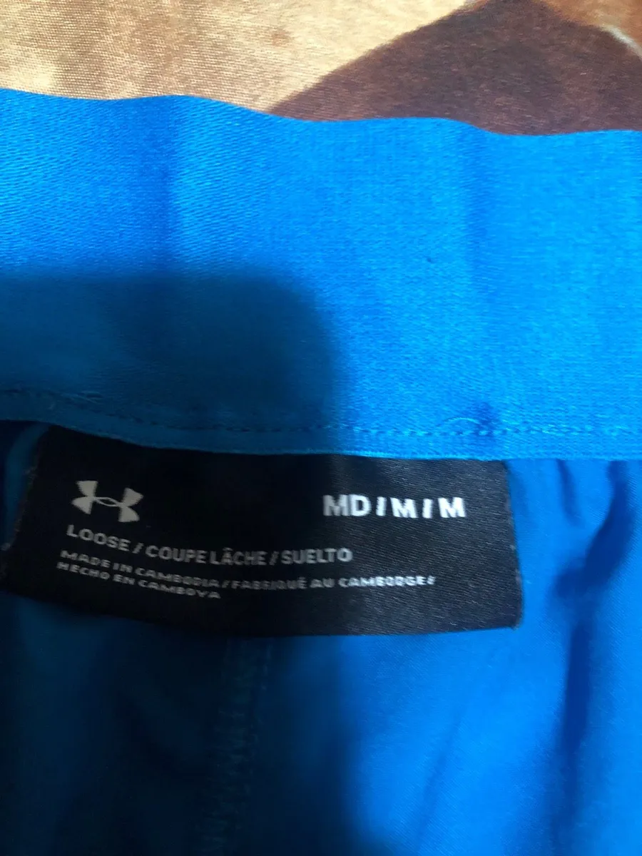 Mens under armour shorts size M €10 - Image 3