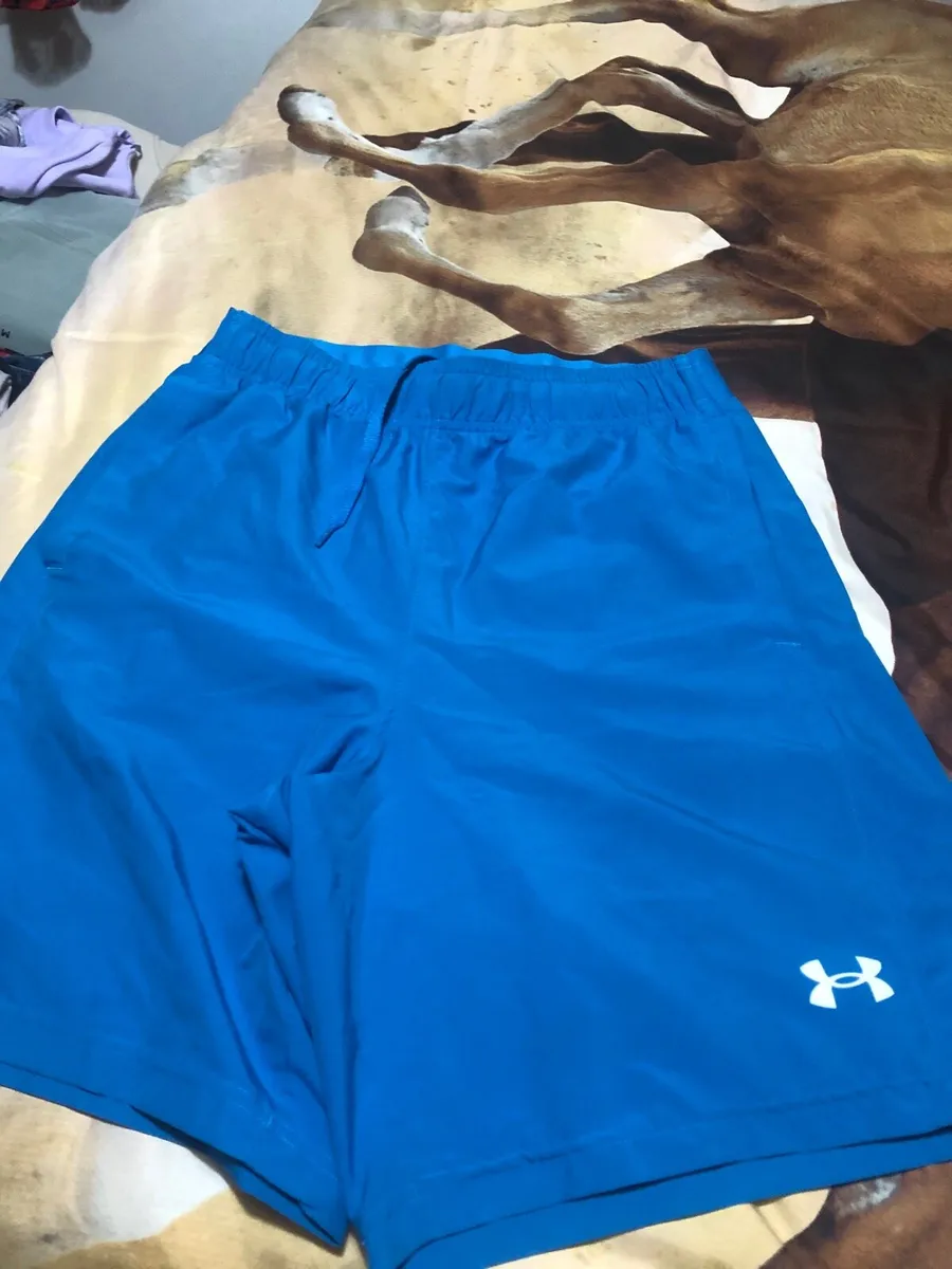 Mens under armour shorts size M €10 - Image 4