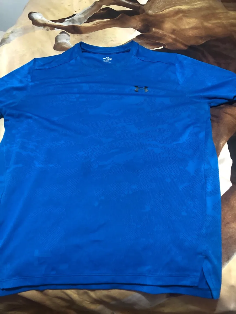 Mens under armour teeshirt size €5 - Image 3