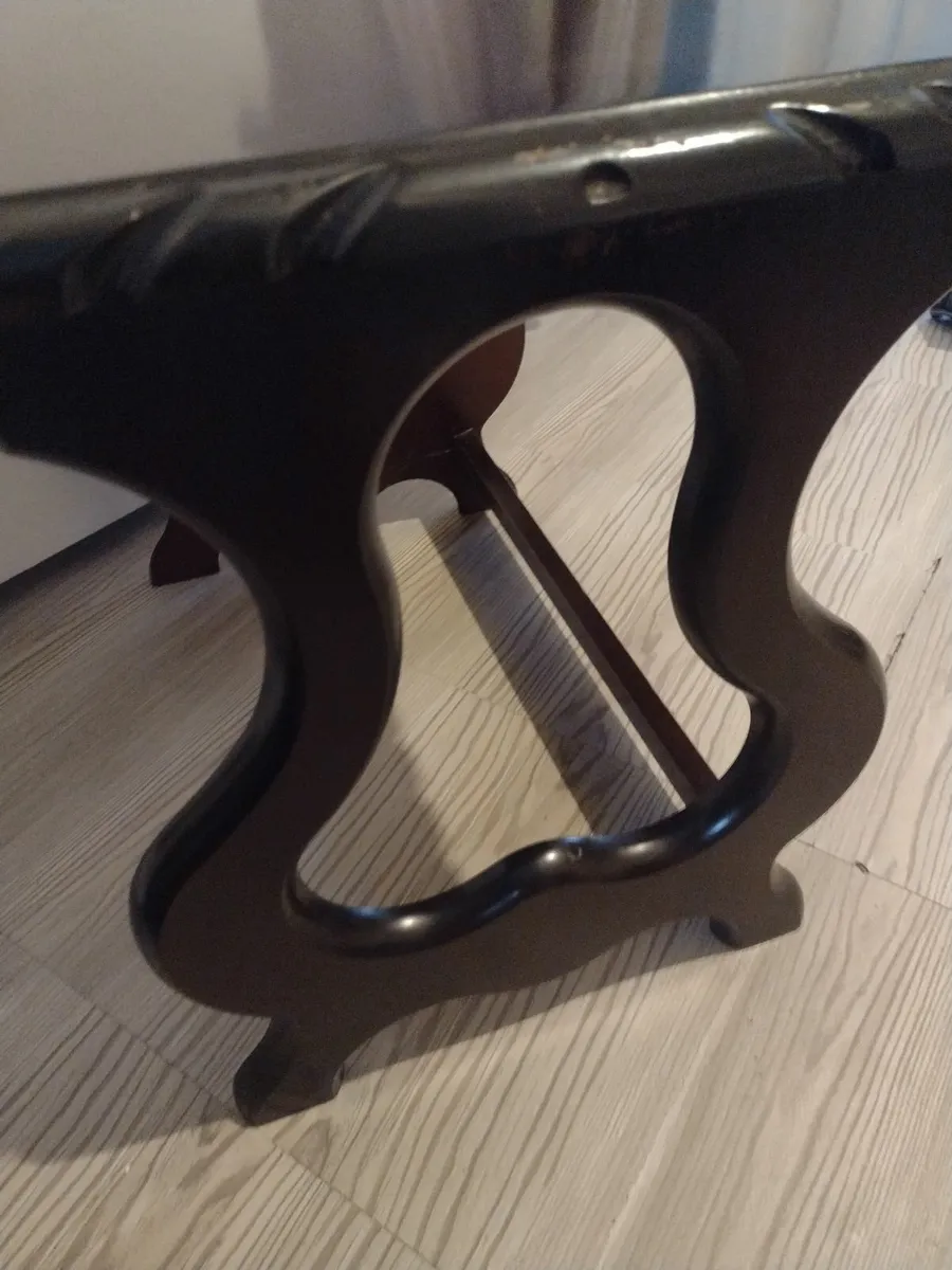 Antique mahogany coffee table or side table - Image 4