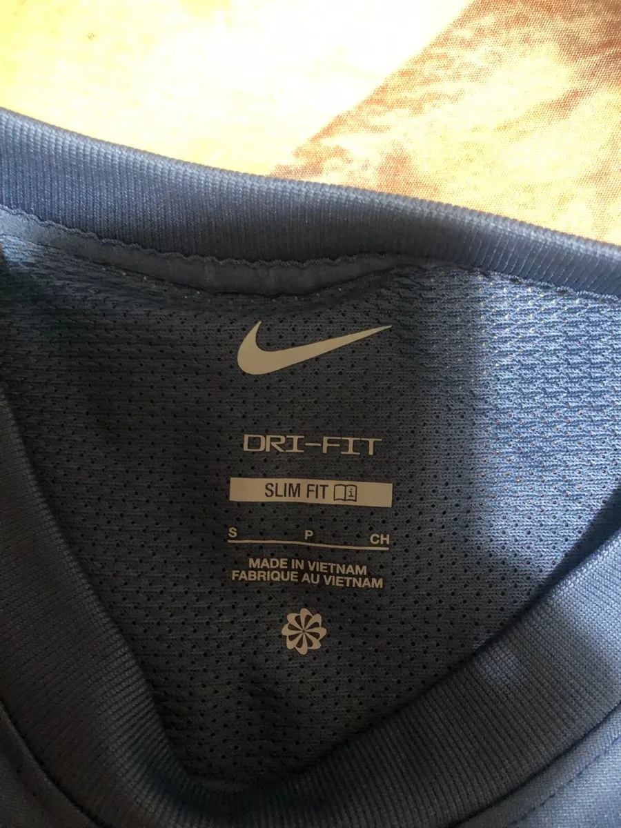 Boys Nike teeshirt size S €5 - Image 3