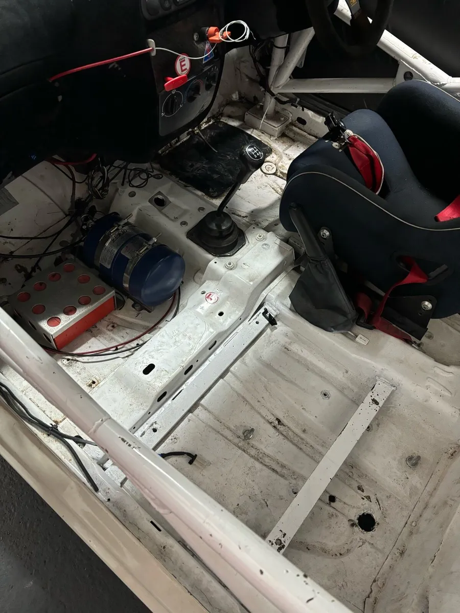 Fiesta zetec championship car - Image 4