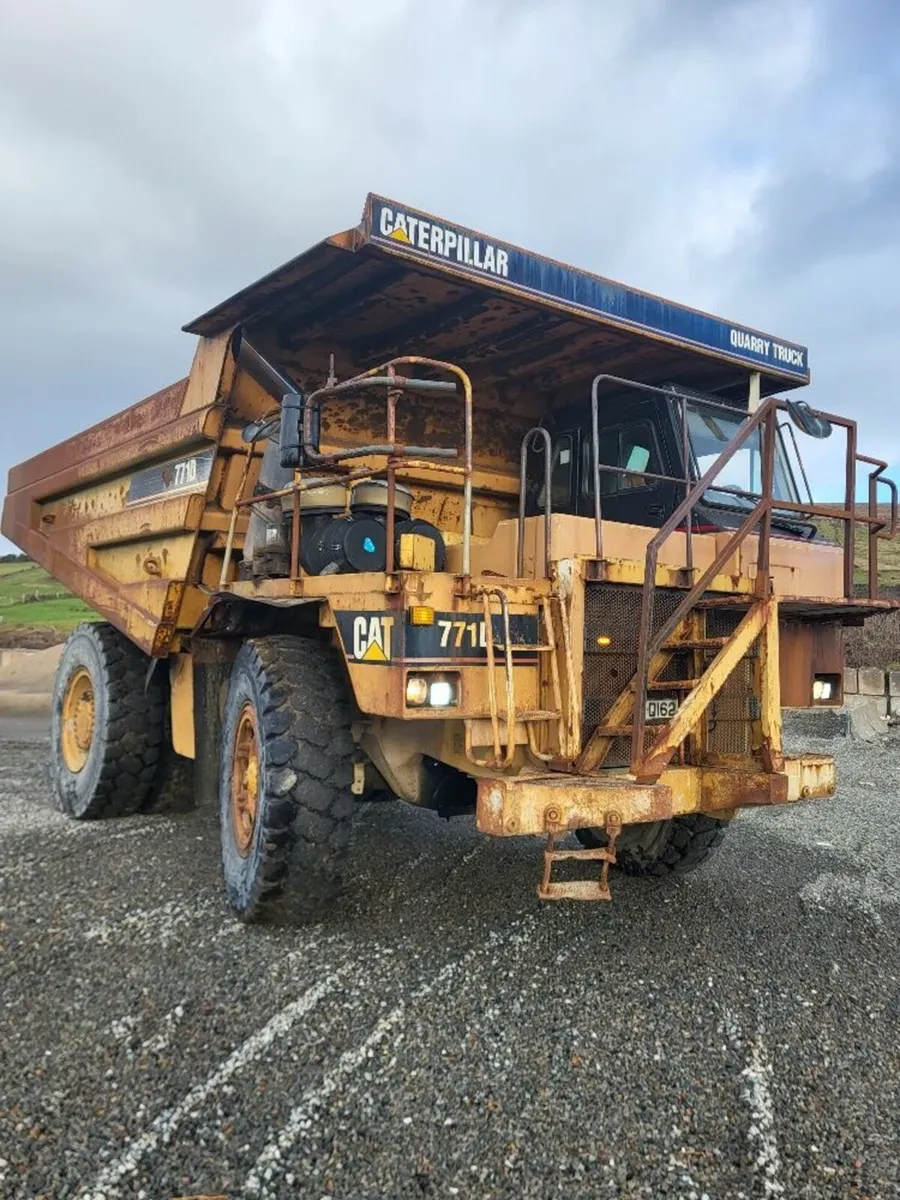 CAT 771D Dumptruck - Image 1