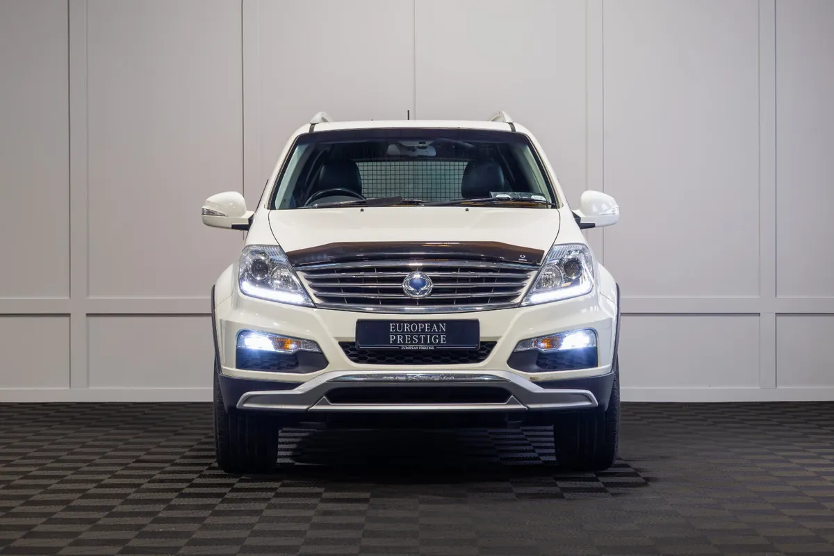 2019 SsangYong Rexton RX220 EX 2 Seat Commercial - Image 2