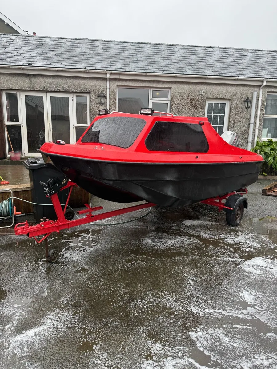 Fishing boat - Image 2