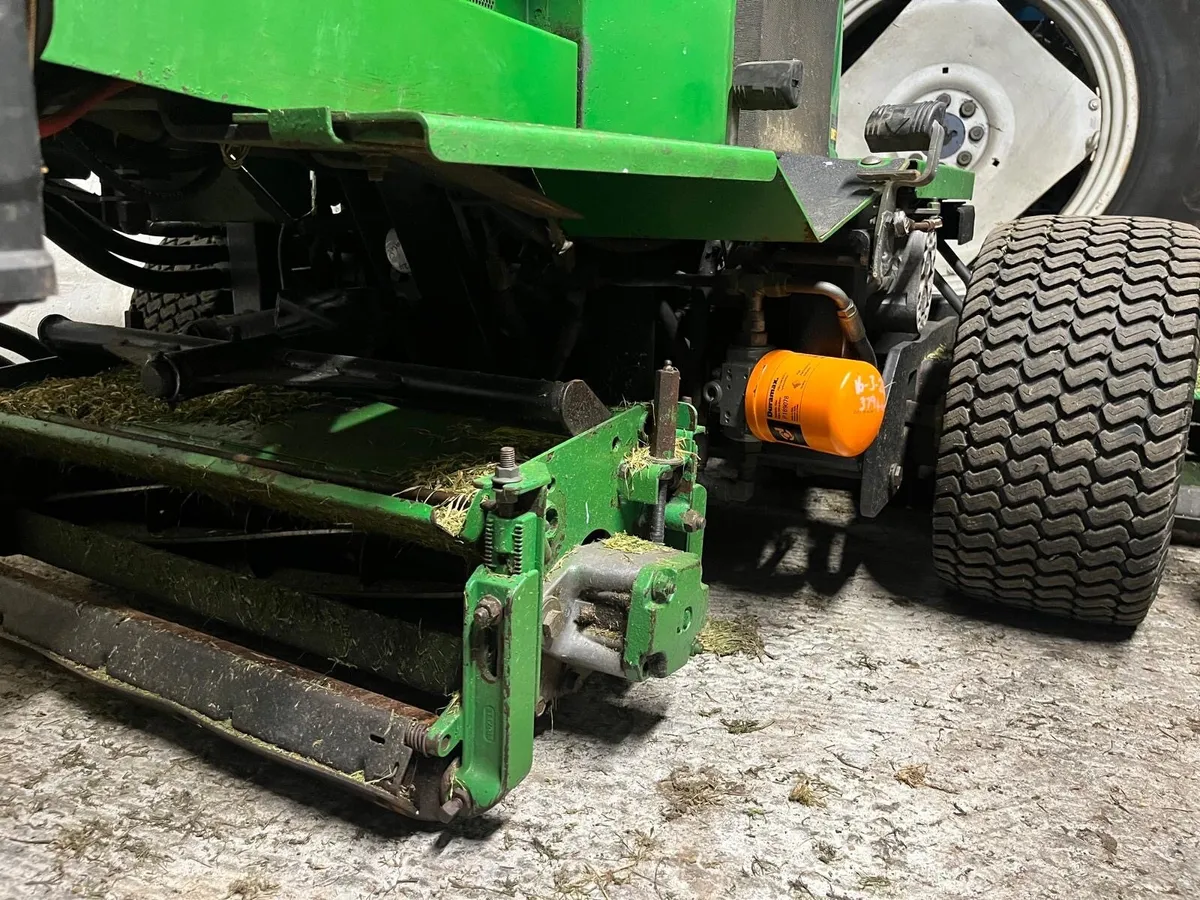 John Deere 2653a cylinder mower - Image 3