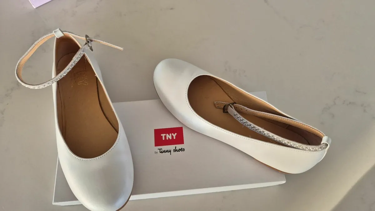 Girls Communion shoes - Image 3