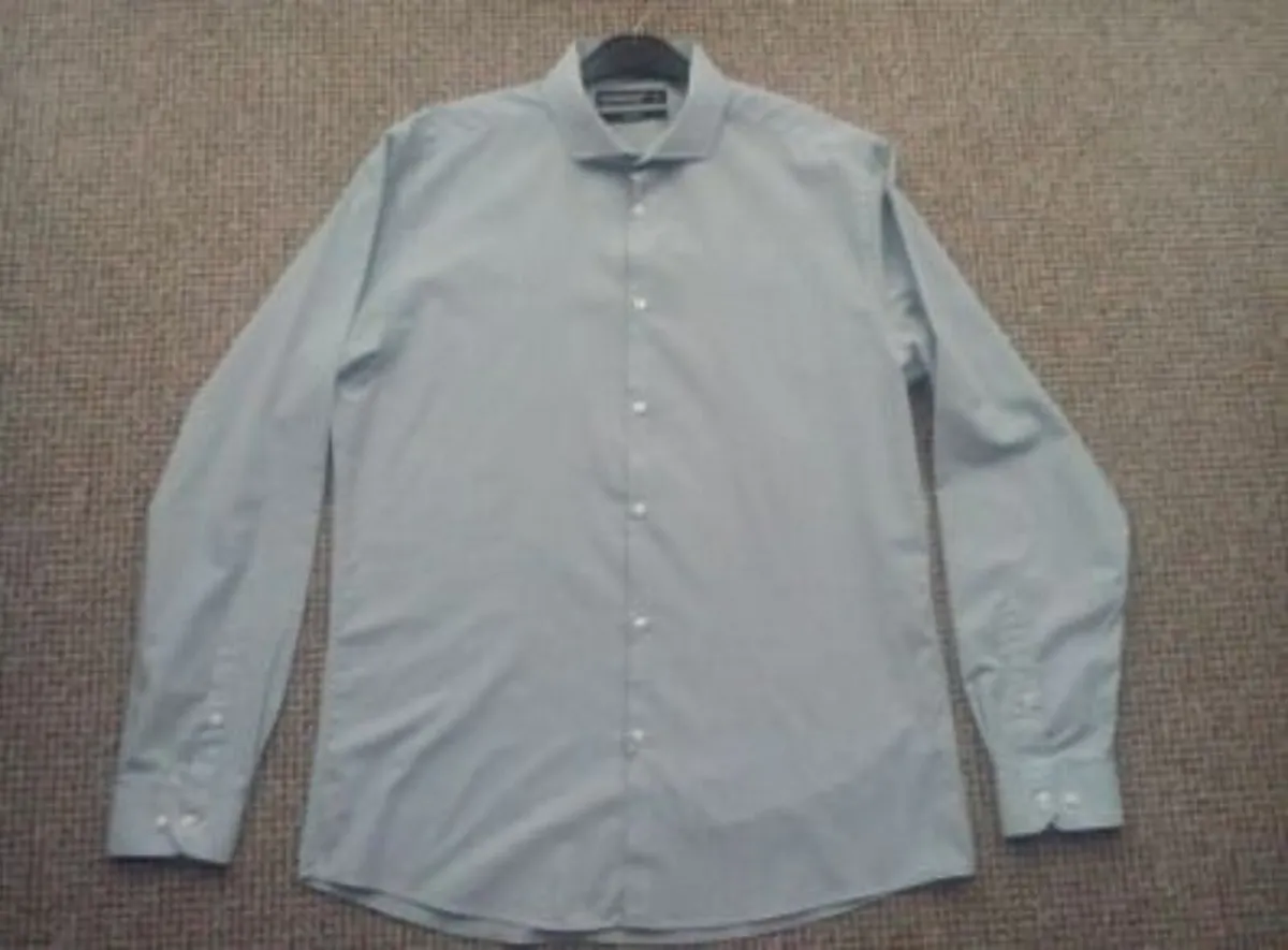 Men's Slim Fit Shirt.