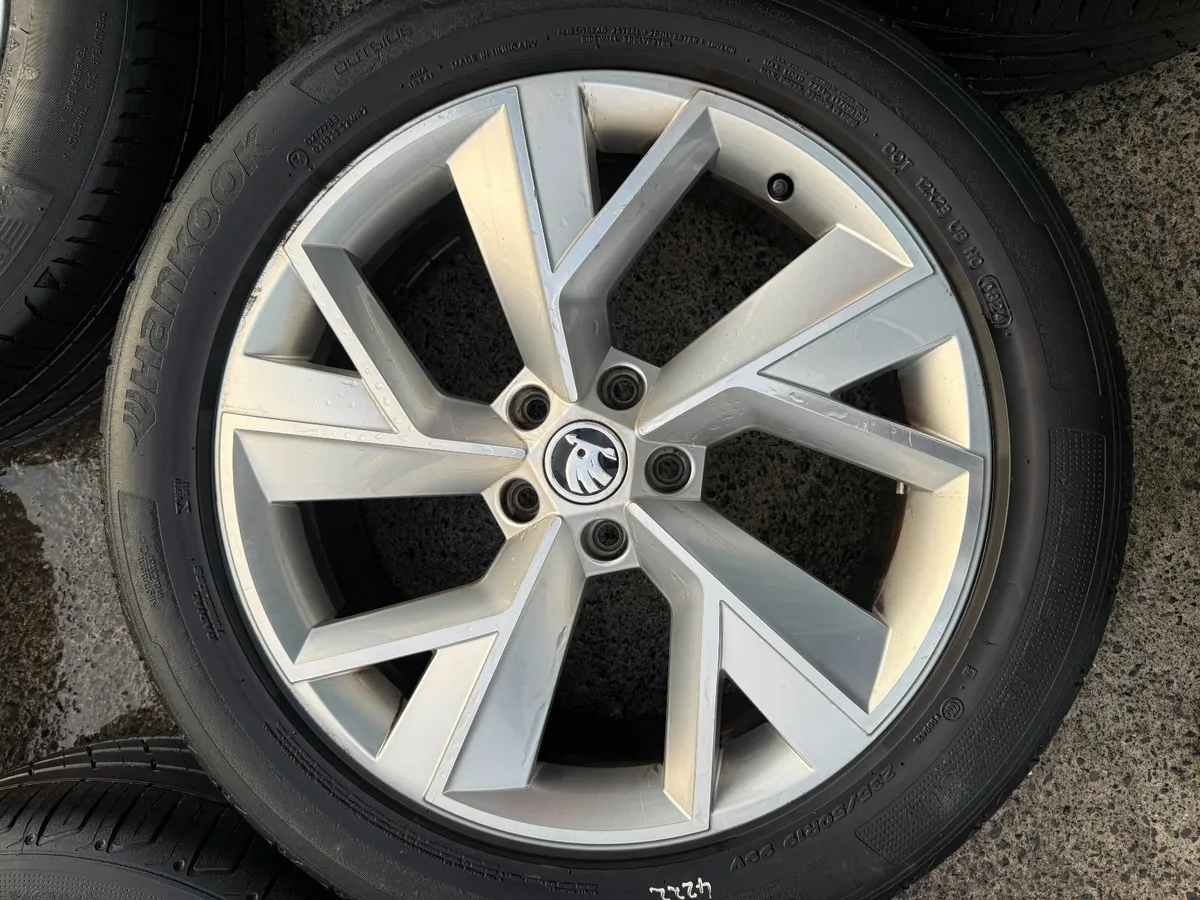 SKODA KODIAQ 2024 19" ALLOY WHEELS - Image 1