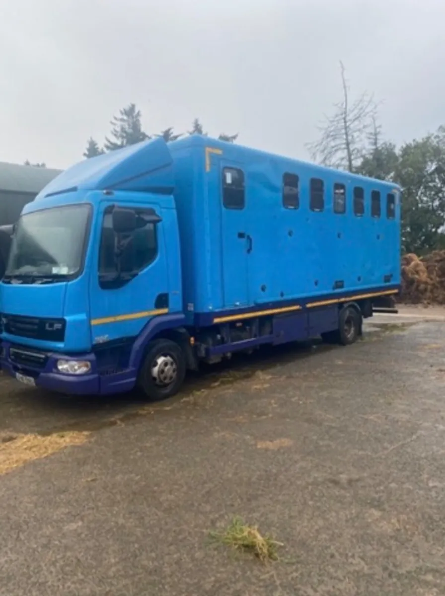 Horse lorry 5/6 stall - Image 3