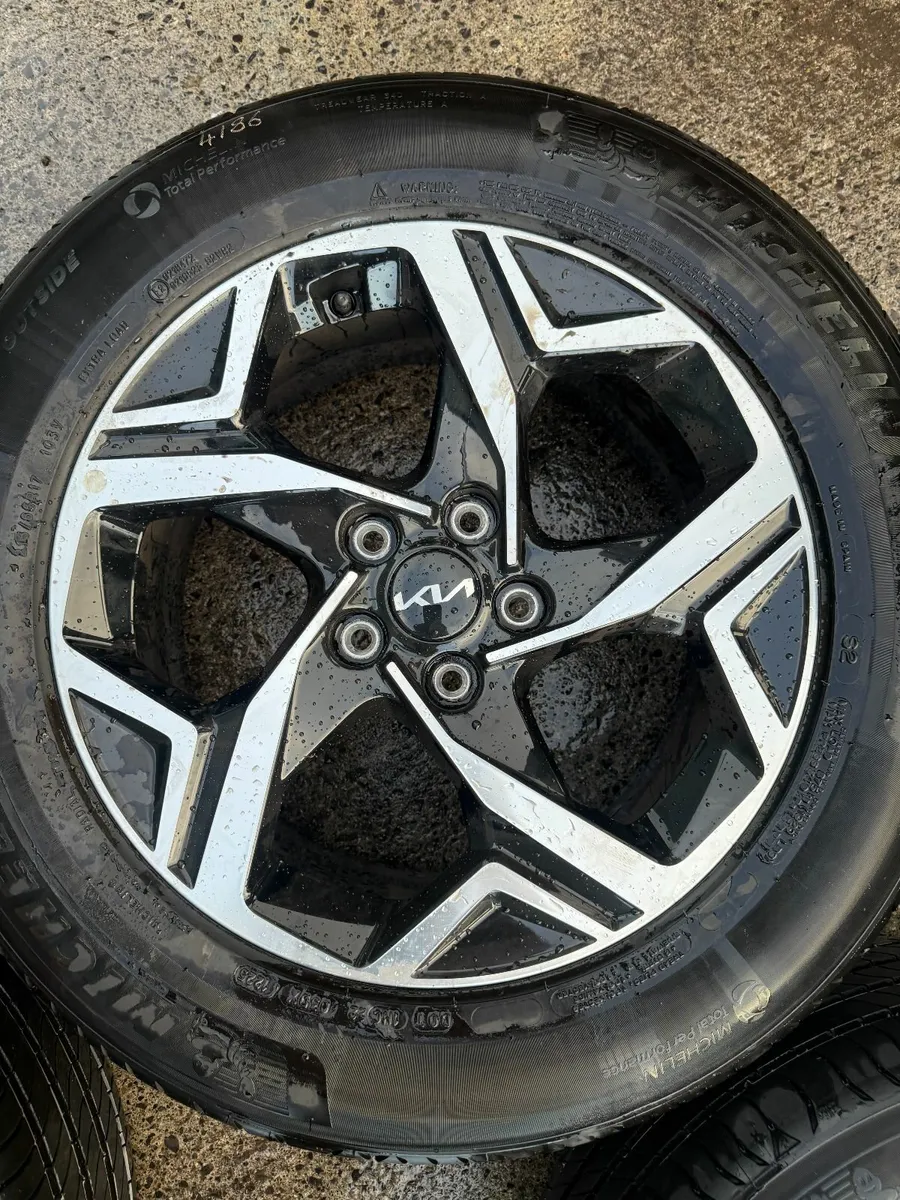 KIA SPORTAGE 2024 17" ALLOYS - Image 3