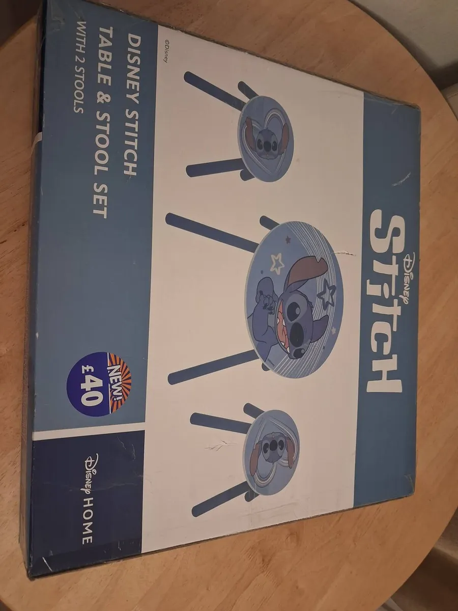 Table and stools - Image 4