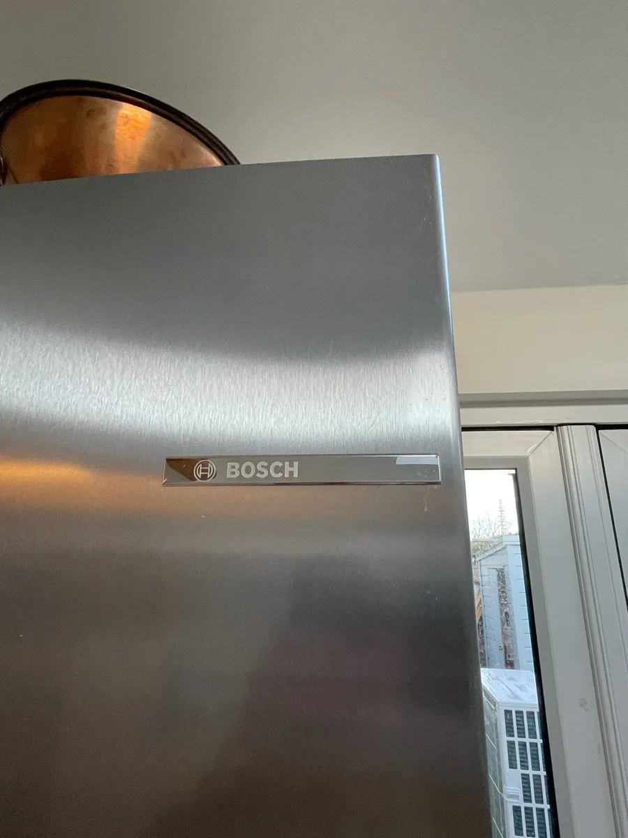 Bosch KGE49AICAG 60/40 extra large fridge freezer - Image 2