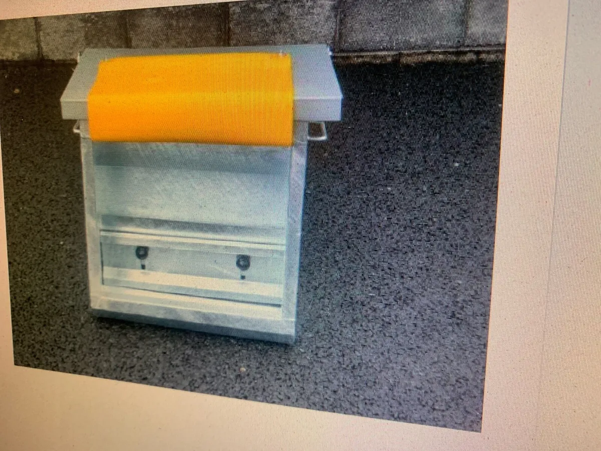 Calf feeder, hay feeder, penning - Image 3