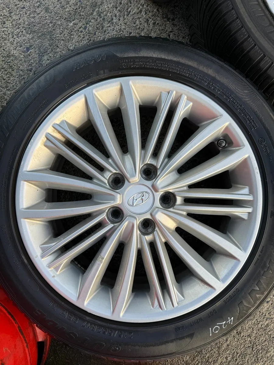 2021 HYUNDAI KONA 17" ALLOY WHEELS - Image 2