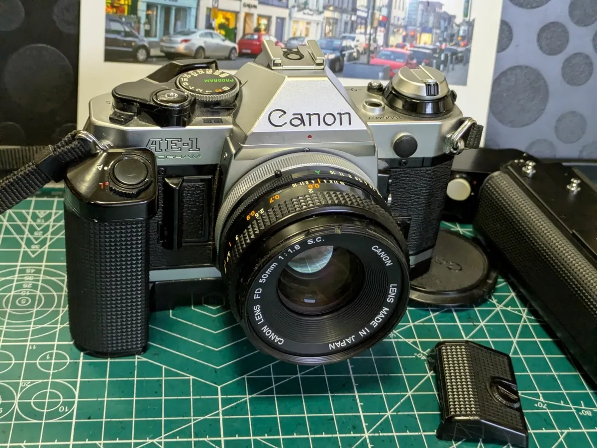 🎞️ Canon AE-1 Program+motor drive grip + 50/1.8 - Image 2