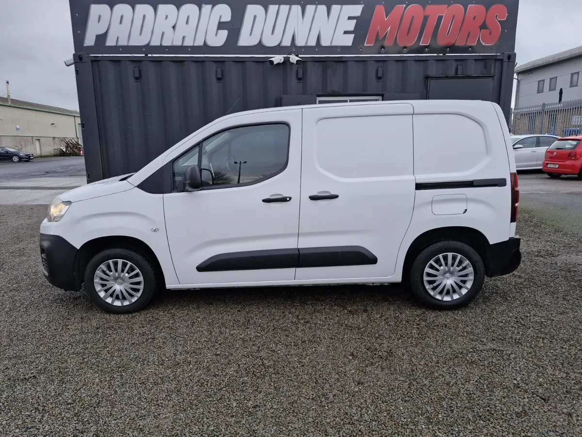 222 Citroen Berlingo High Spec - Image 4