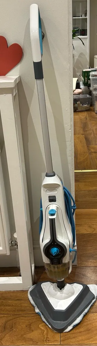 Steam floor cleaner - Image 1