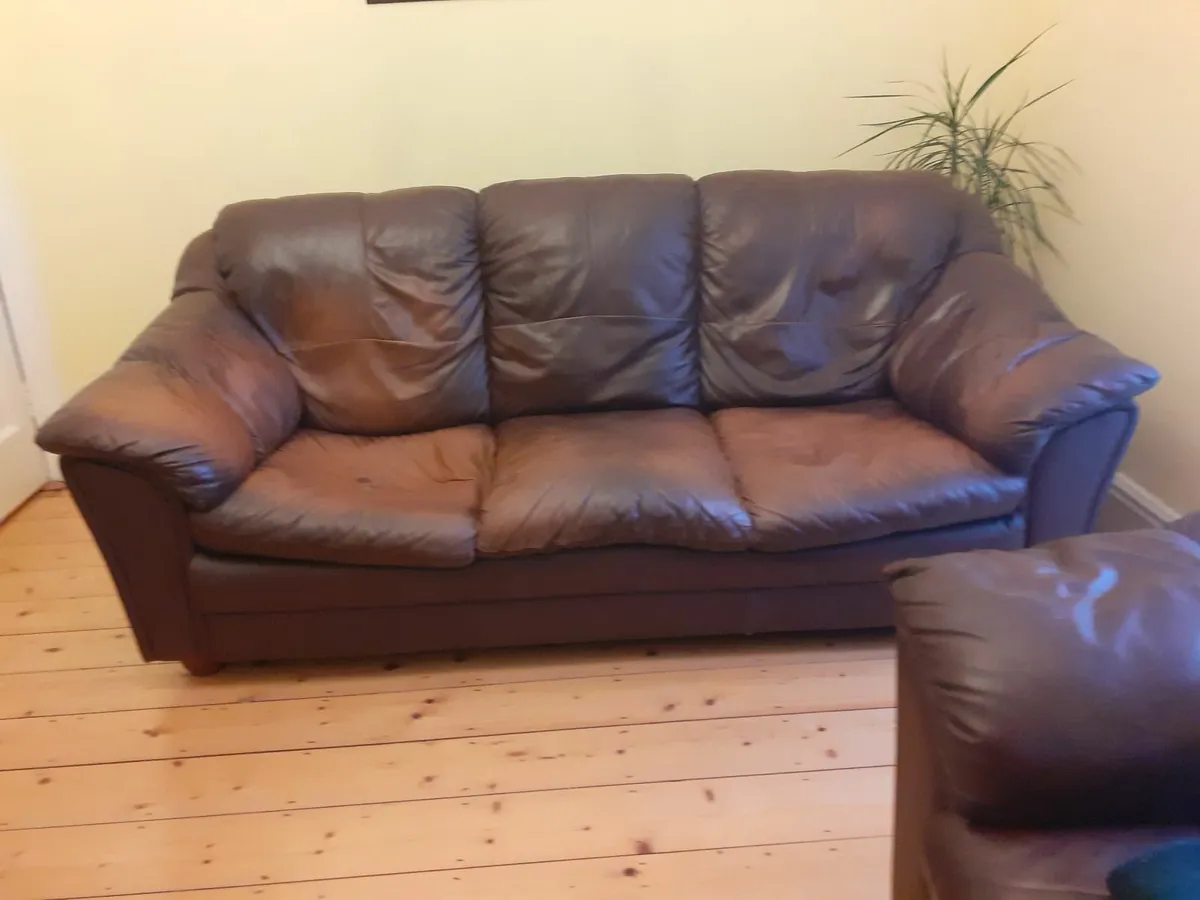 3 seater Italian Leather sofa FREE