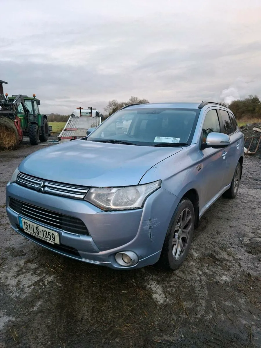 MITSUBISHI OUTLANDER HYBRID 2015 4WD - Image 2
