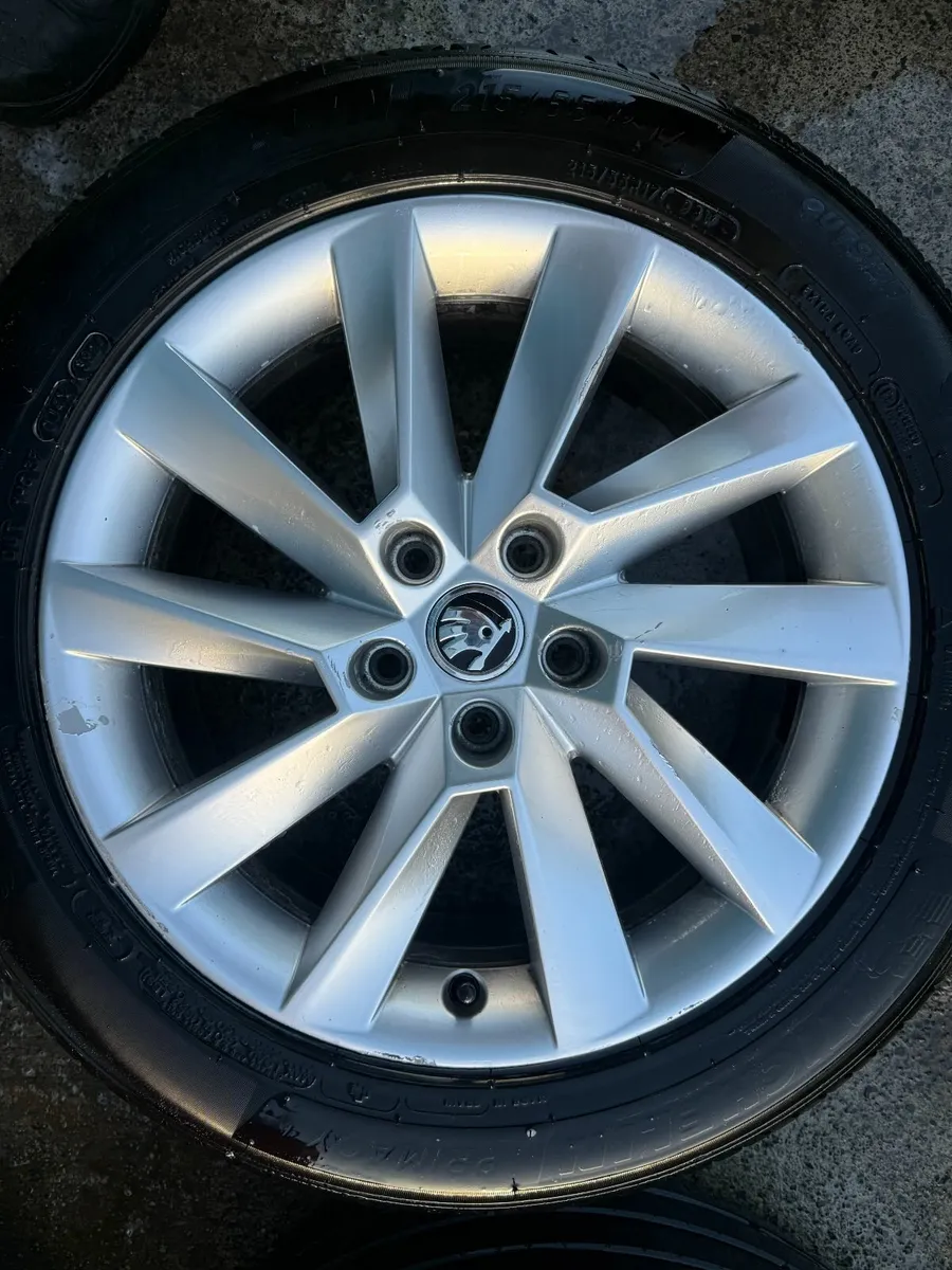 SKODA KAROQ 17" ALLOY WHEELS - Image 2