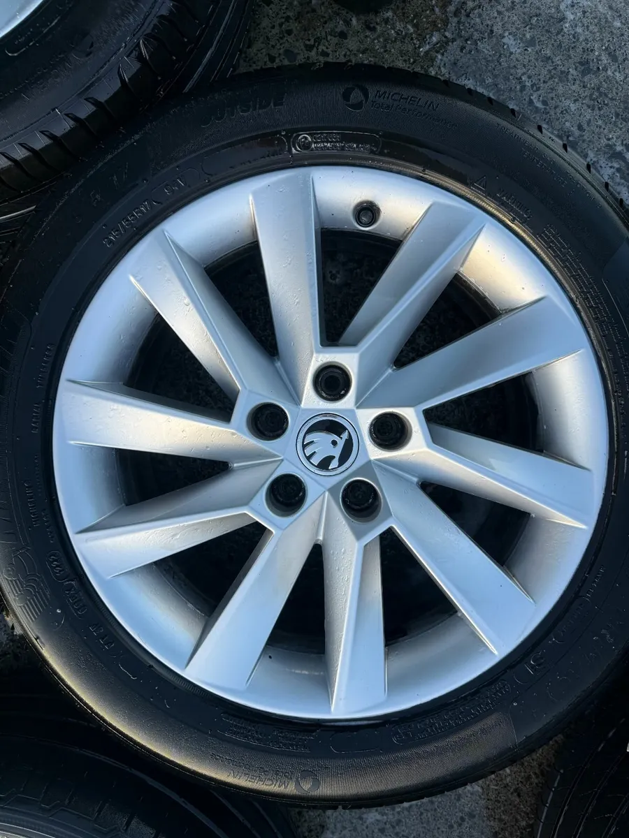 SKODA KAROQ 17" ALLOY WHEELS - Image 3