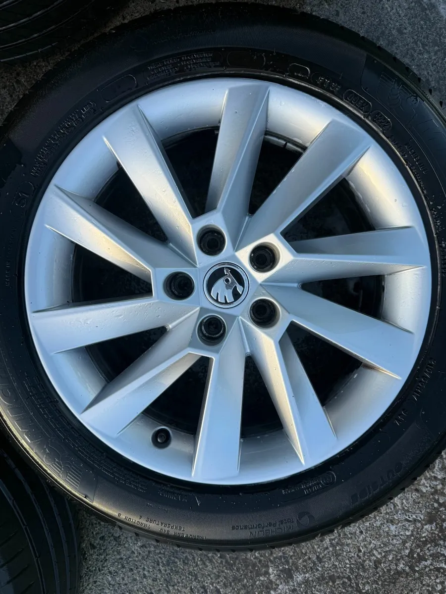 SKODA KAROQ 17" ALLOY WHEELS - Image 4