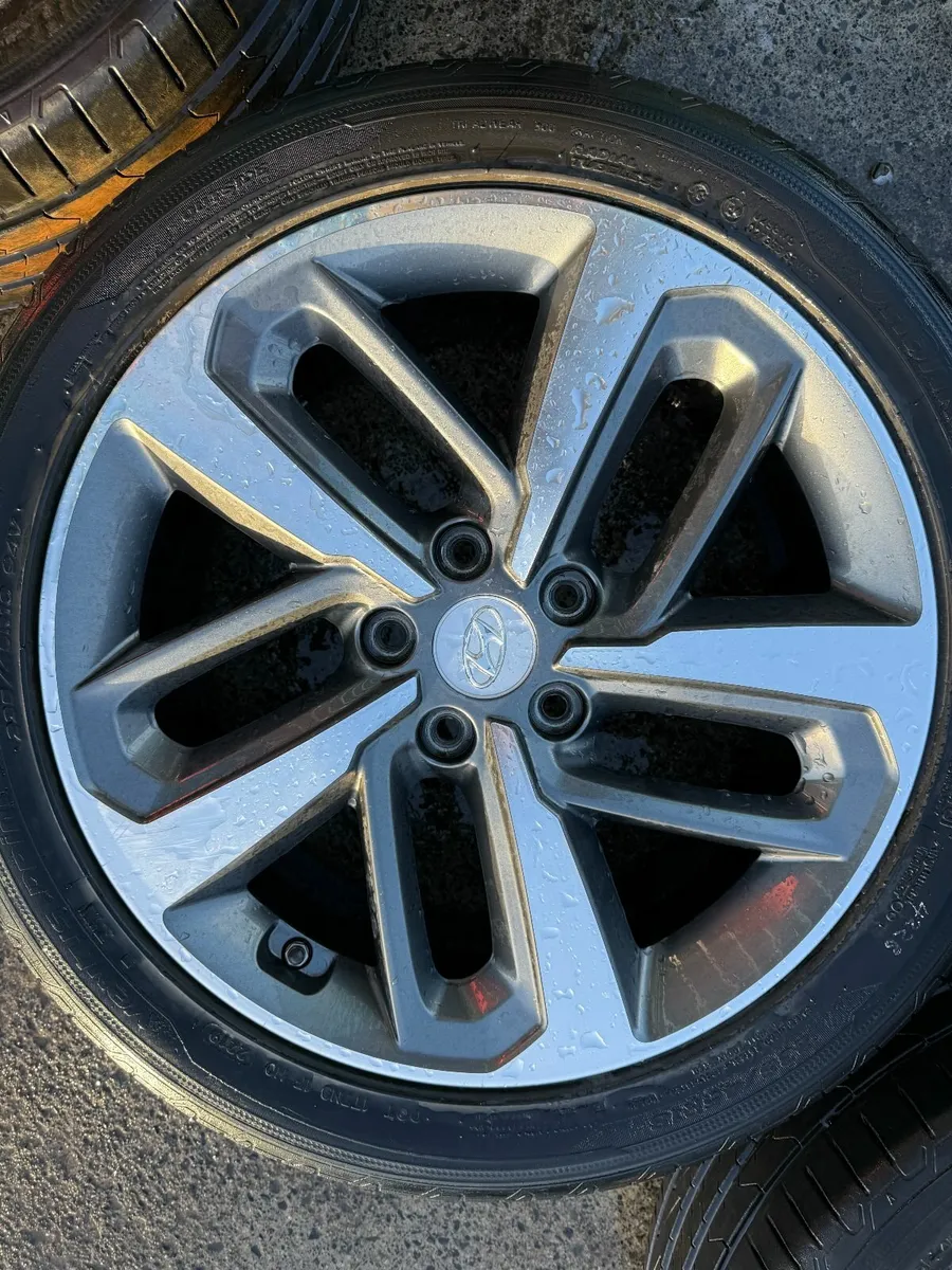 2021 HYUNDAI KONA 18" ALLOY WHEELS - Image 2