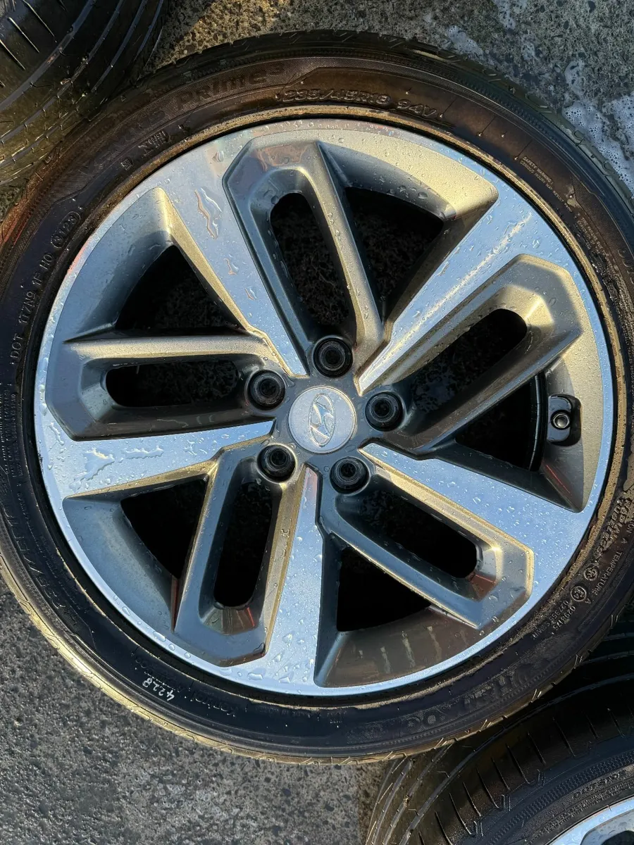 2021 HYUNDAI KONA 18" ALLOY WHEELS - Image 4