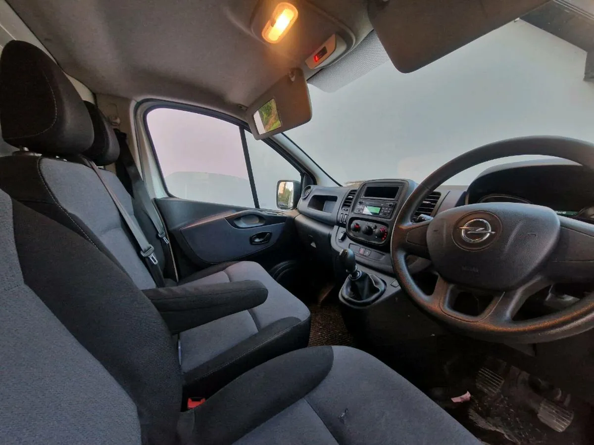 182 OPEL VIVARO LIKE NEW FSH 1 OWNER - Image 4