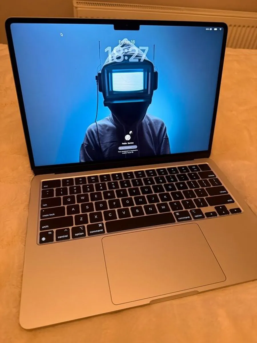 Macbook Air - Image 1