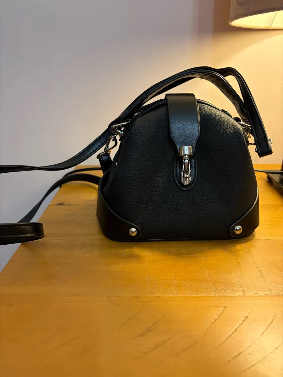 Cute hand bag - Image 1