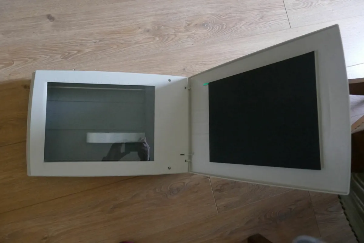 Mustek ScanExpress 12000P A4 Scanner. - Image 2