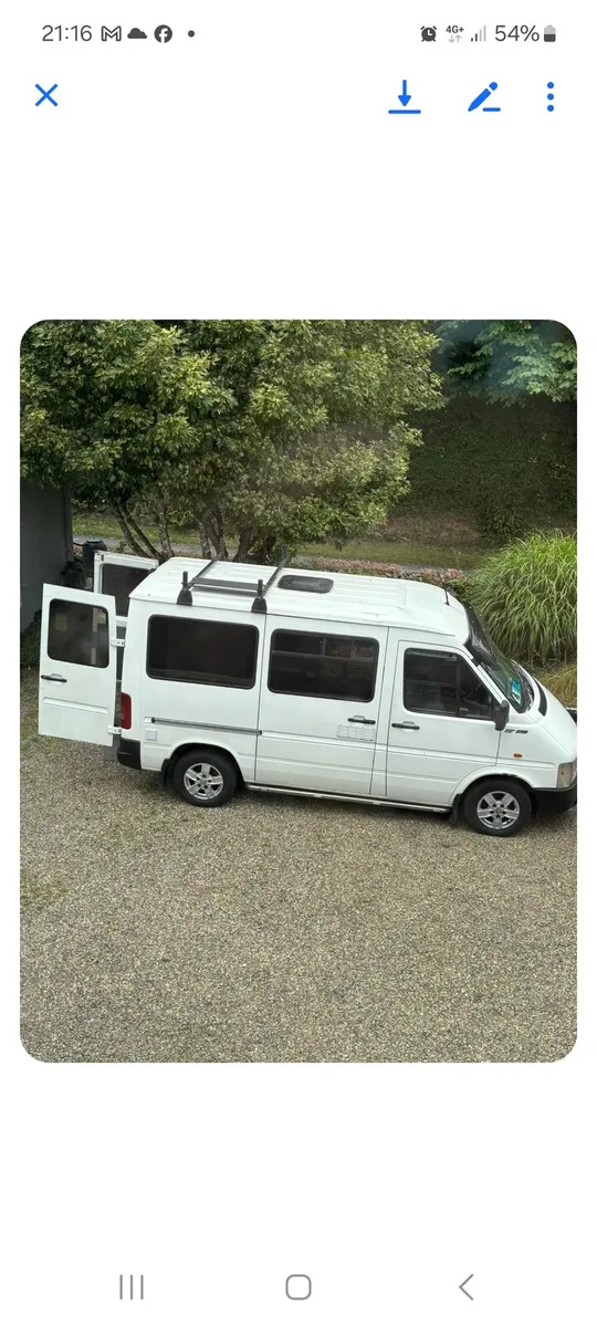 Camper van - Image 1