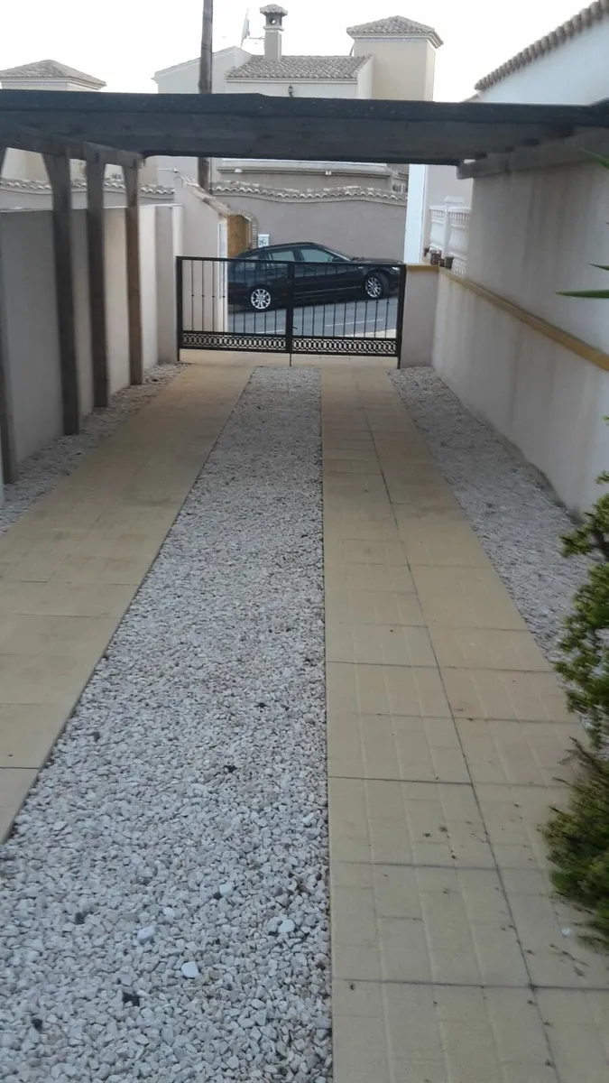 Holiday home abroad rent - Image 1