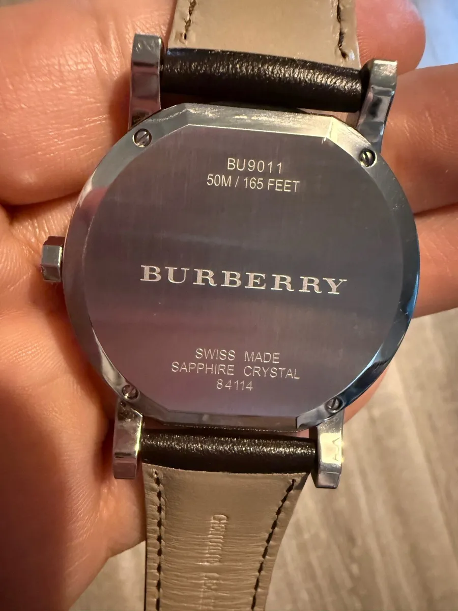 Burberry BU9011 - Image 4