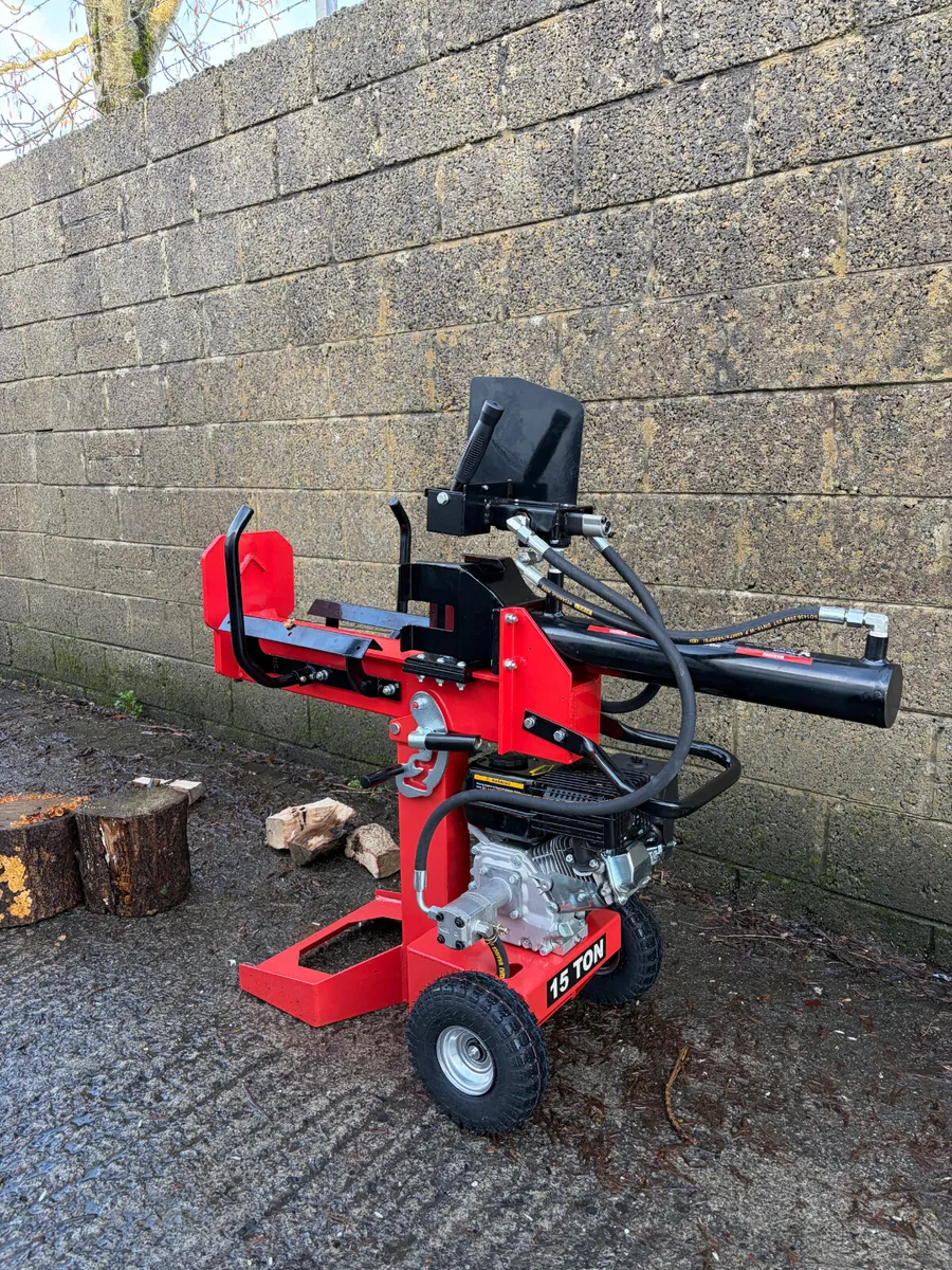 Piranha LS15T 15t Logsplitter with Petrol Engine - Image 3