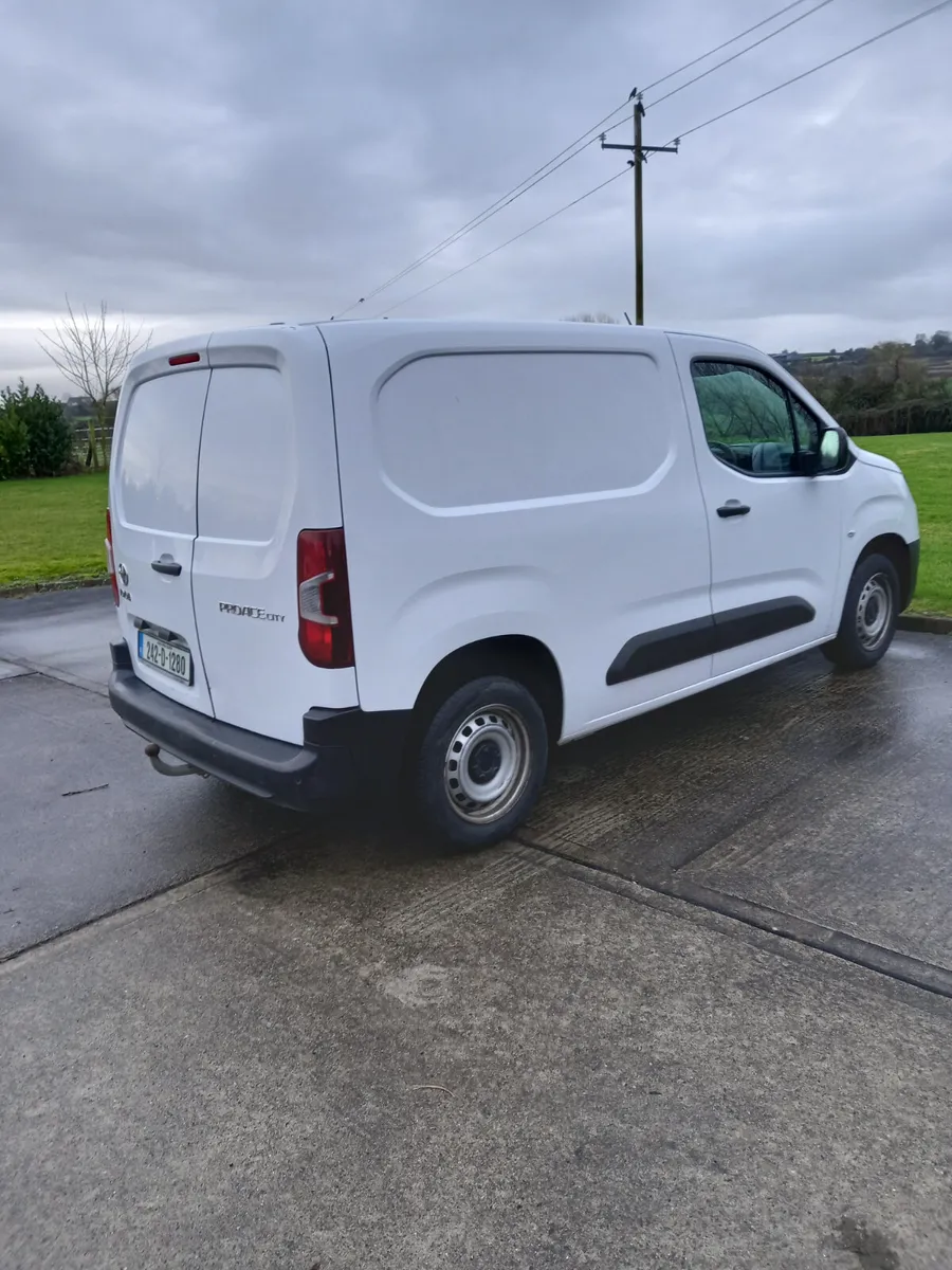 2024 Toyota Proace 1.5 Diesel - Image 2