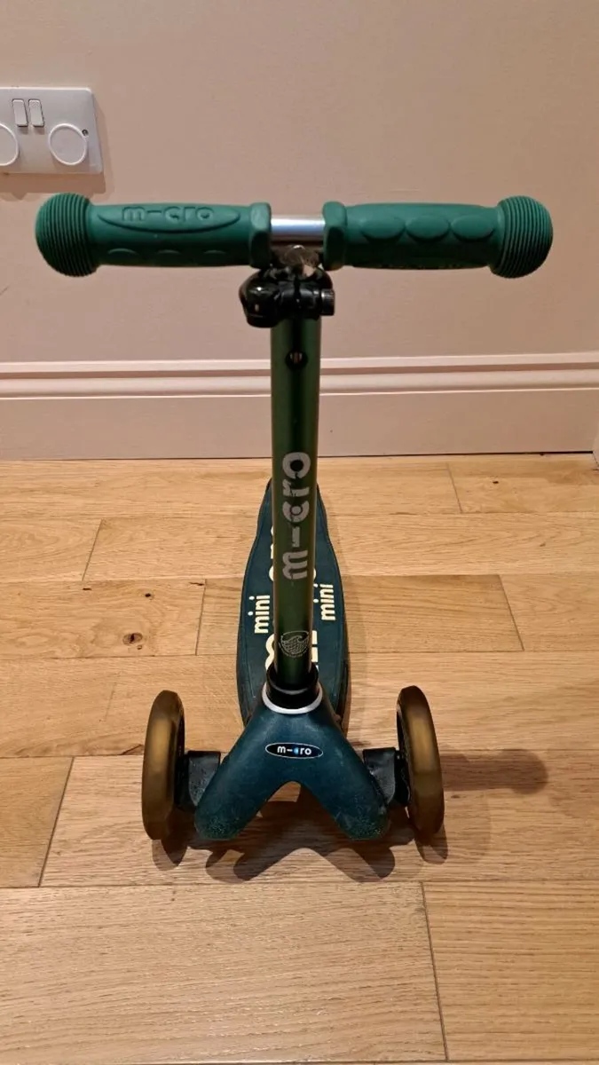 Mini Micro Deluxe LED Children's Scooters - Image 2