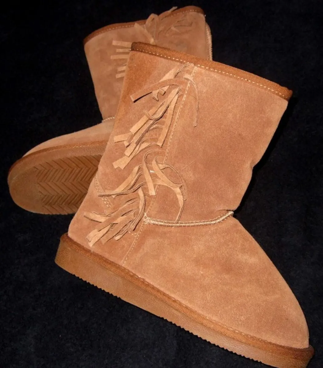 BNWT Authentic Kangol Boots - Image 2