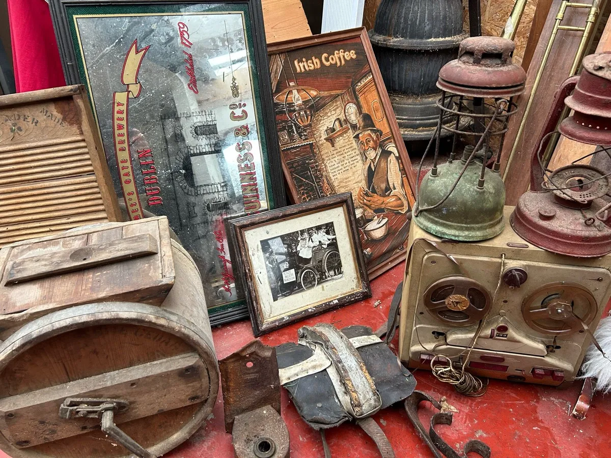 Pub or restaurant, vintage curios and bric a brac - Image 1