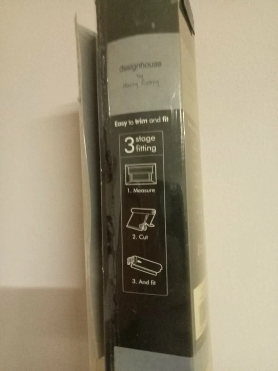 Cream Blackout roller blind (180cm) - Image 3