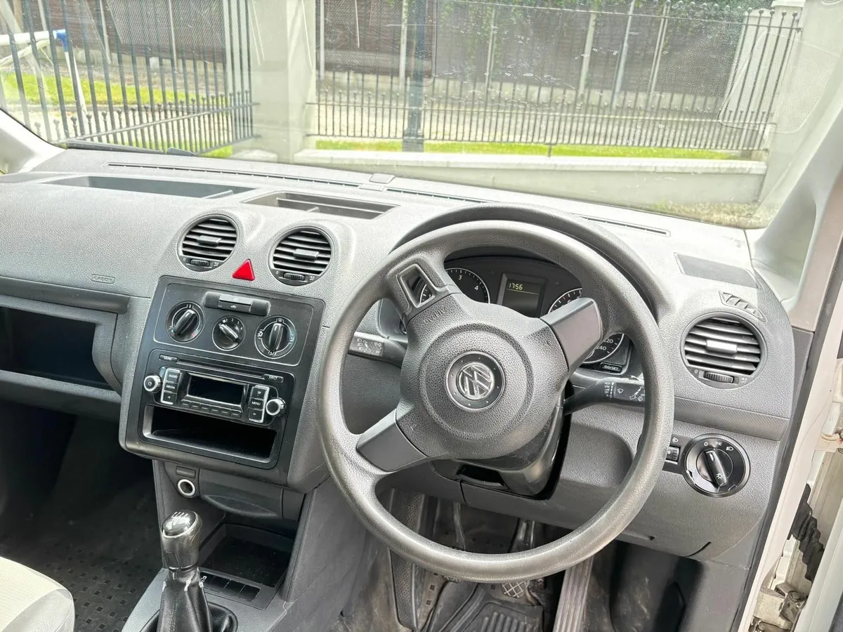 Volkswagen Caddy 2014 - Image 2