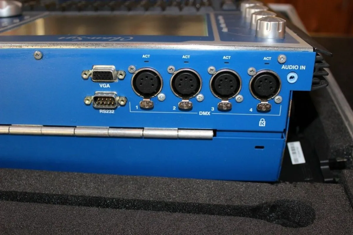 Chamsys MQ40N Lighting Desk - Image 4