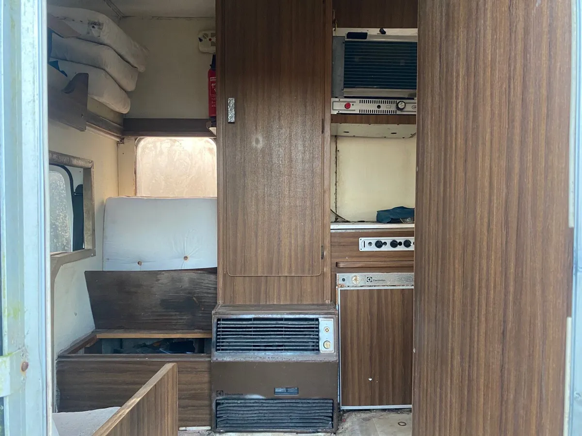1980 BEDFORD CAMPER 2.3 PETROL TWIN REAR WHEEL - Image 3